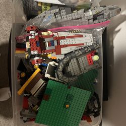 Random assortment of Lego parts 