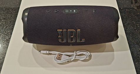 JBL Charge 5 waterproof portable blutooth speaker