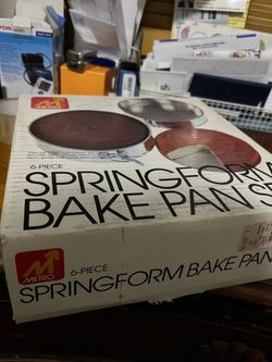 6 piece springform bake pan set.   NIB