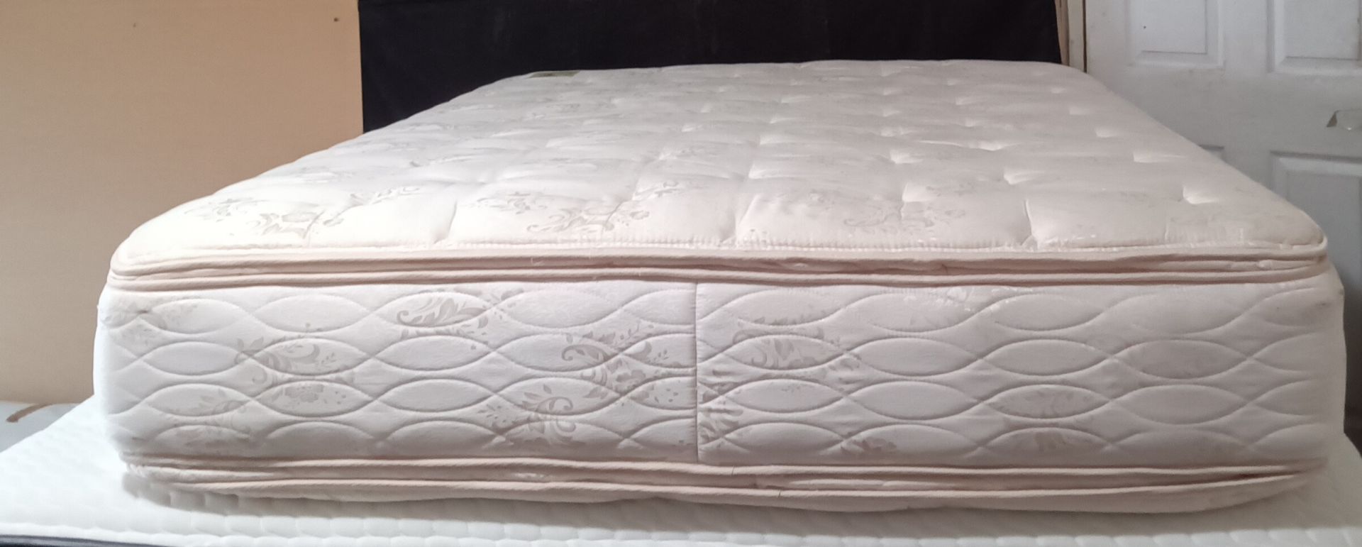 Queen Size Mattress (Colchón Queen Size)