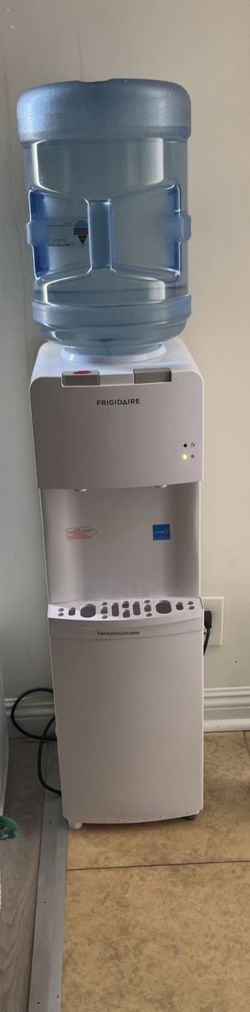 Frigidaire Water Dispenser