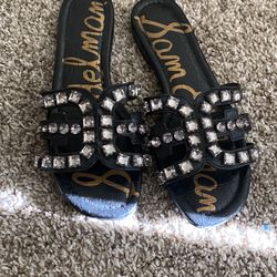 Flats/ Sandals 