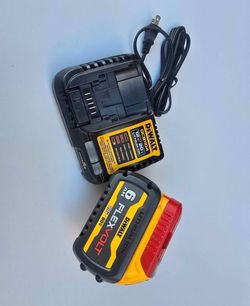 DEWALT FLEXVOLT 6Ah Battery and Charger