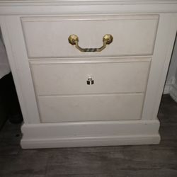 Cabezera King Y Dos Buró 100 Dll