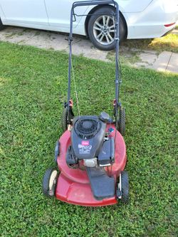 Toro Self Propelled Lawn Mower First Pull Start working real good
