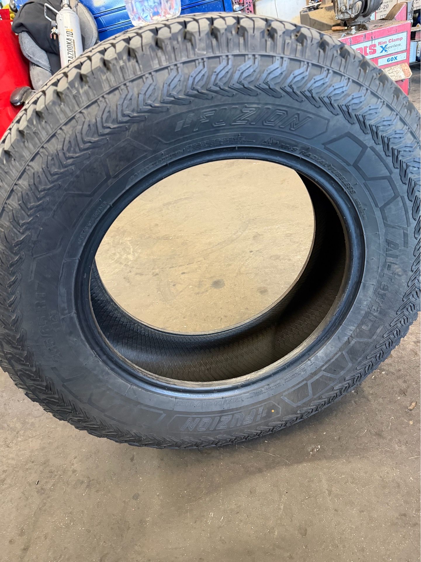 Fuzion Tire (1 tire only)