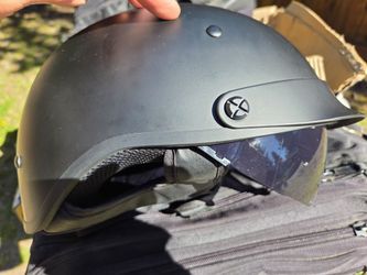 Shorty style motorcycle helmet