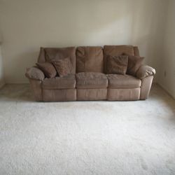 Broyhill Reclining Couch 