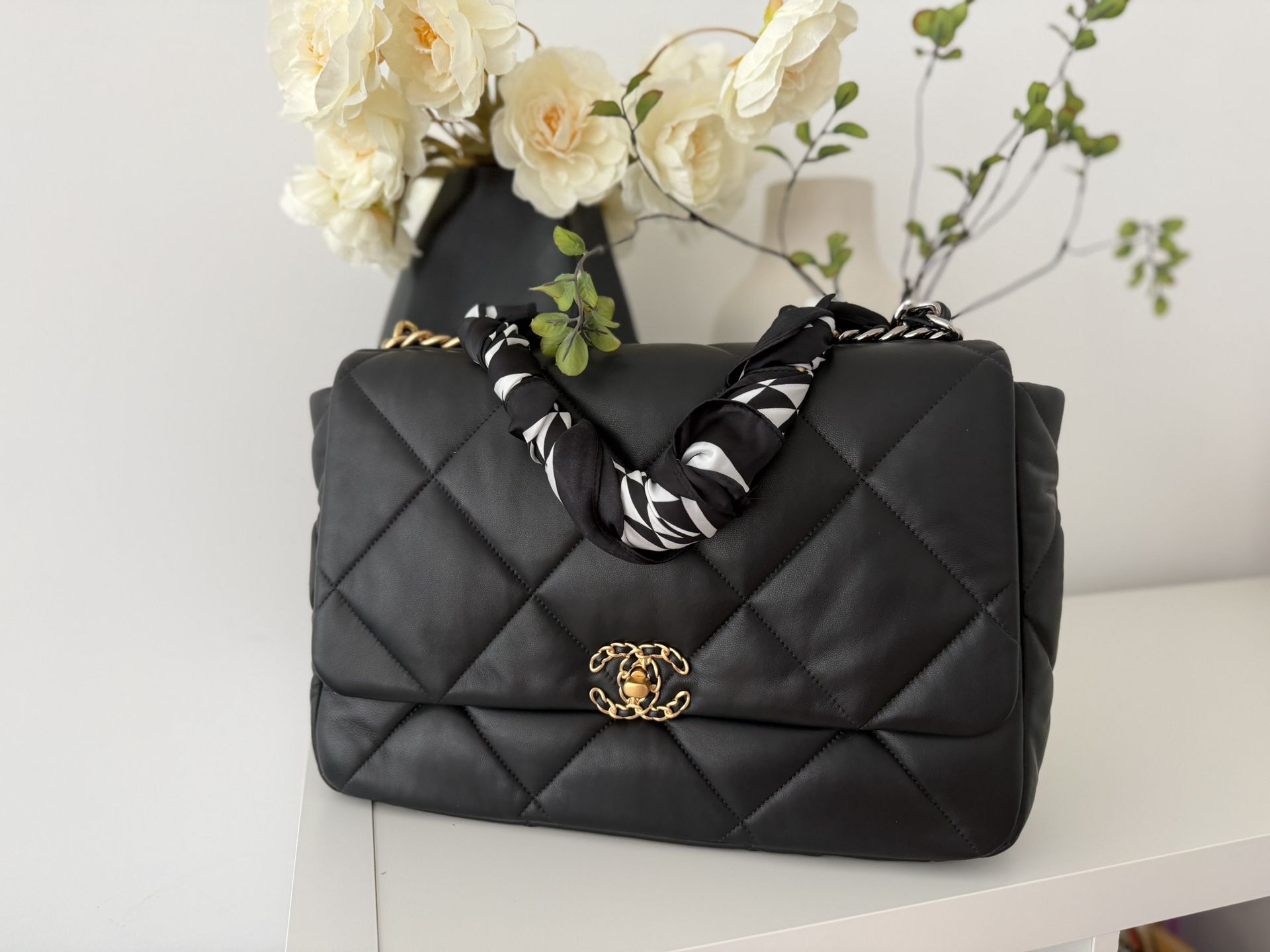 Quilted Maxi bag in Black