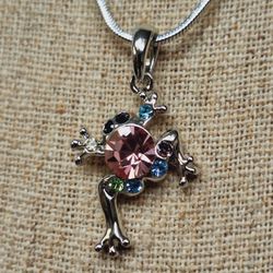 NECKLACE AND PENDANT 