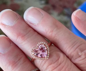 Pink gold heart ring