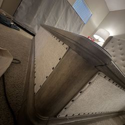 BEDFRAME / BED MATTRESS 