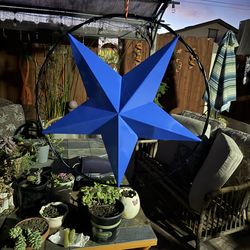 Moravian star (also called a star lantern)