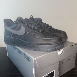 New Mike Air Force 1 Low SP Sizes 9, 10, 11.5