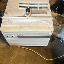 DANDY Used Window AC 12,000 BTU