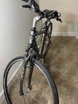 Trek 7100 Multitrack Hybrid Bike - 20" Frame - Ready to Ride!