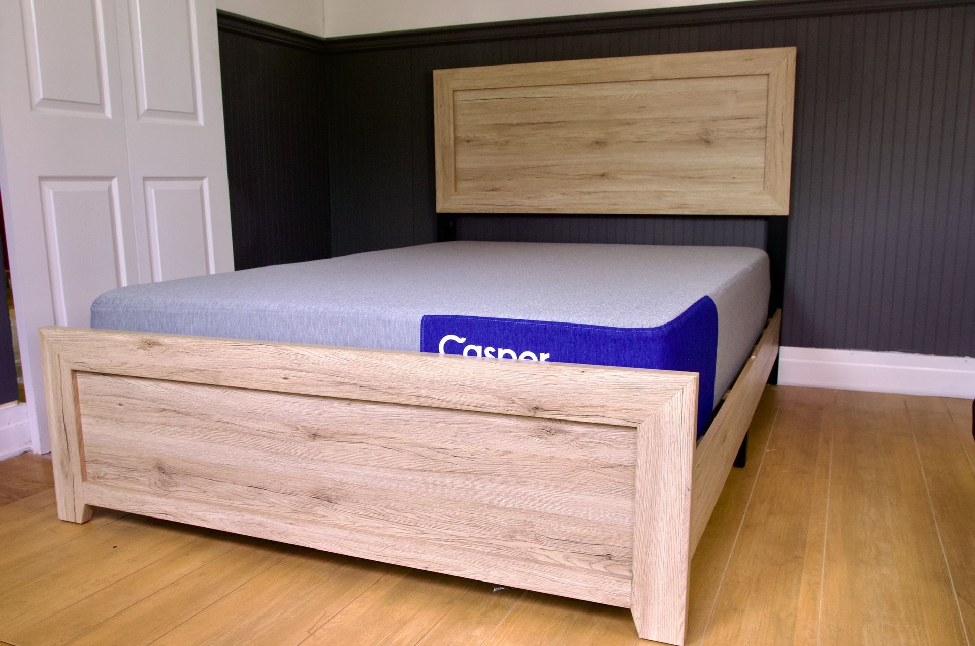 Full Size Casper Mattress And Frame!!! MSRP $1,625