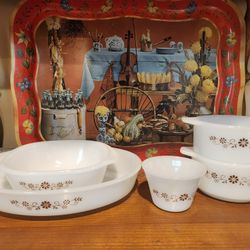 Dynaware. Milk Glass. Brown Daisy 