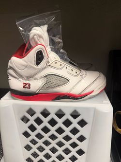 Jordan Retro 5 Size 3Y (40$)