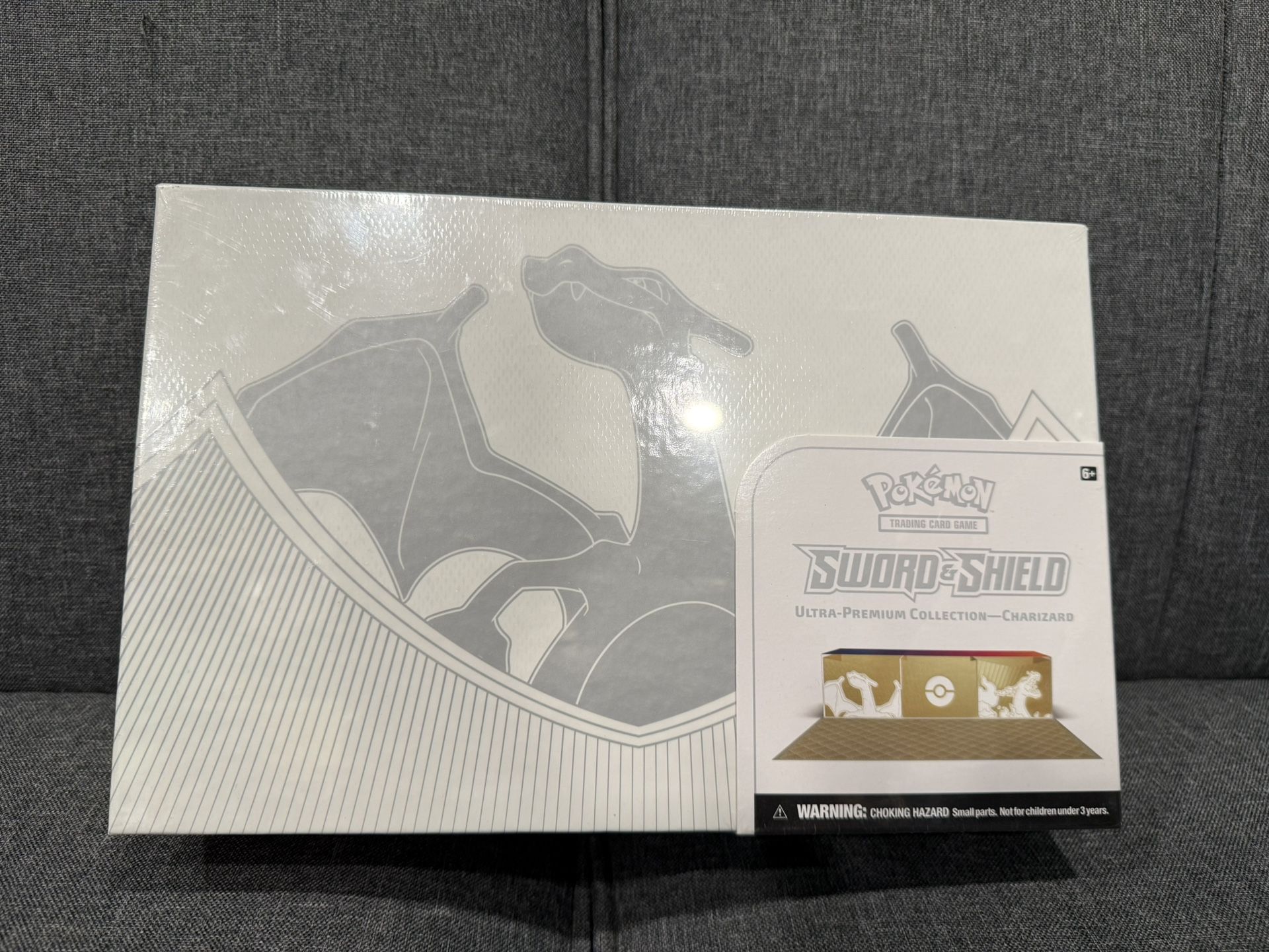 Pokémon Cards - Charizard Ultra Premium Collection