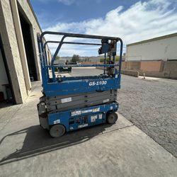 19ft Scissor Lift Buy Short Or Long Term