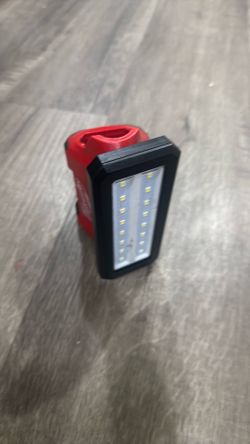 Milwaukee M12 Rover LED Flood Light Cordless USB Charging Red/Black 16 LEDs