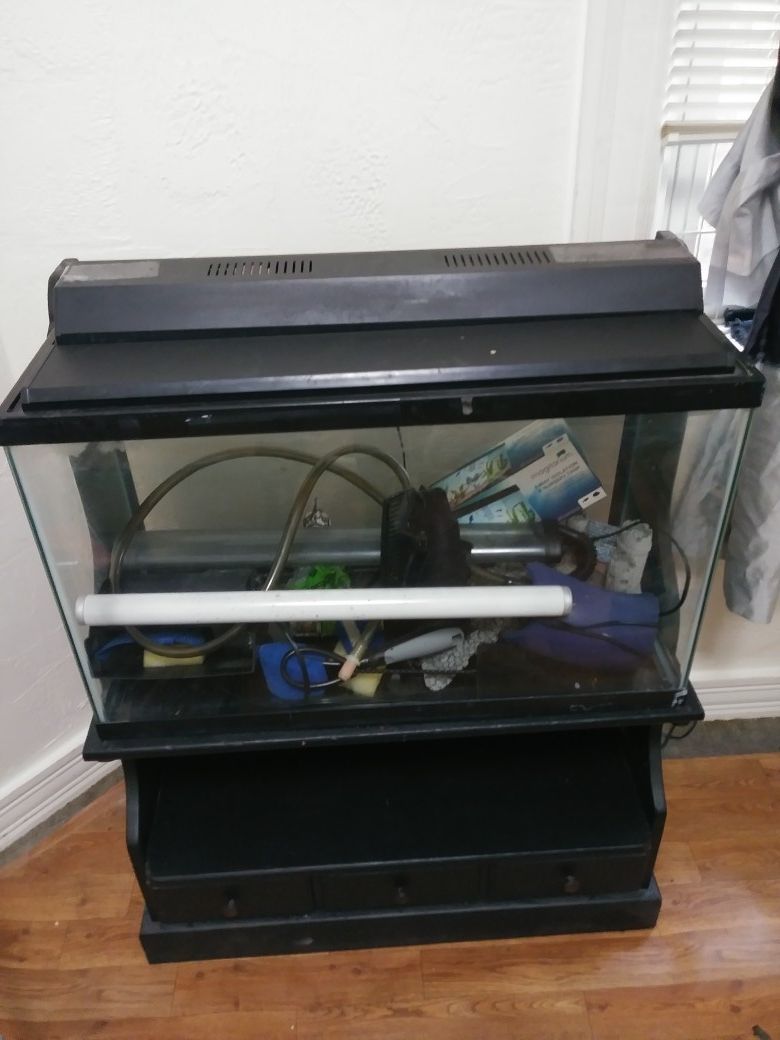 30 inch fish tank with accessories