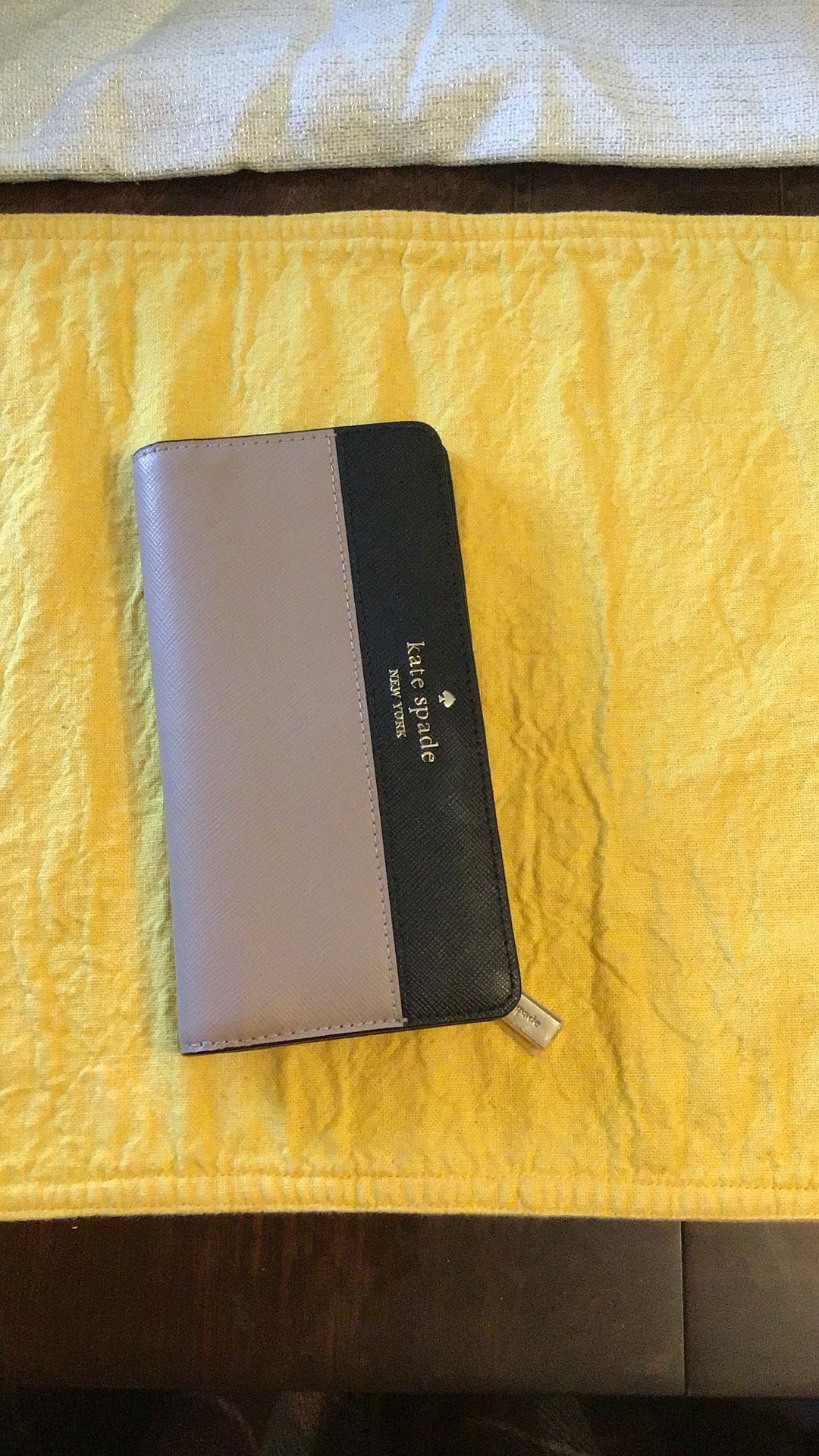 Kate Spade   Medium Size Wallet 