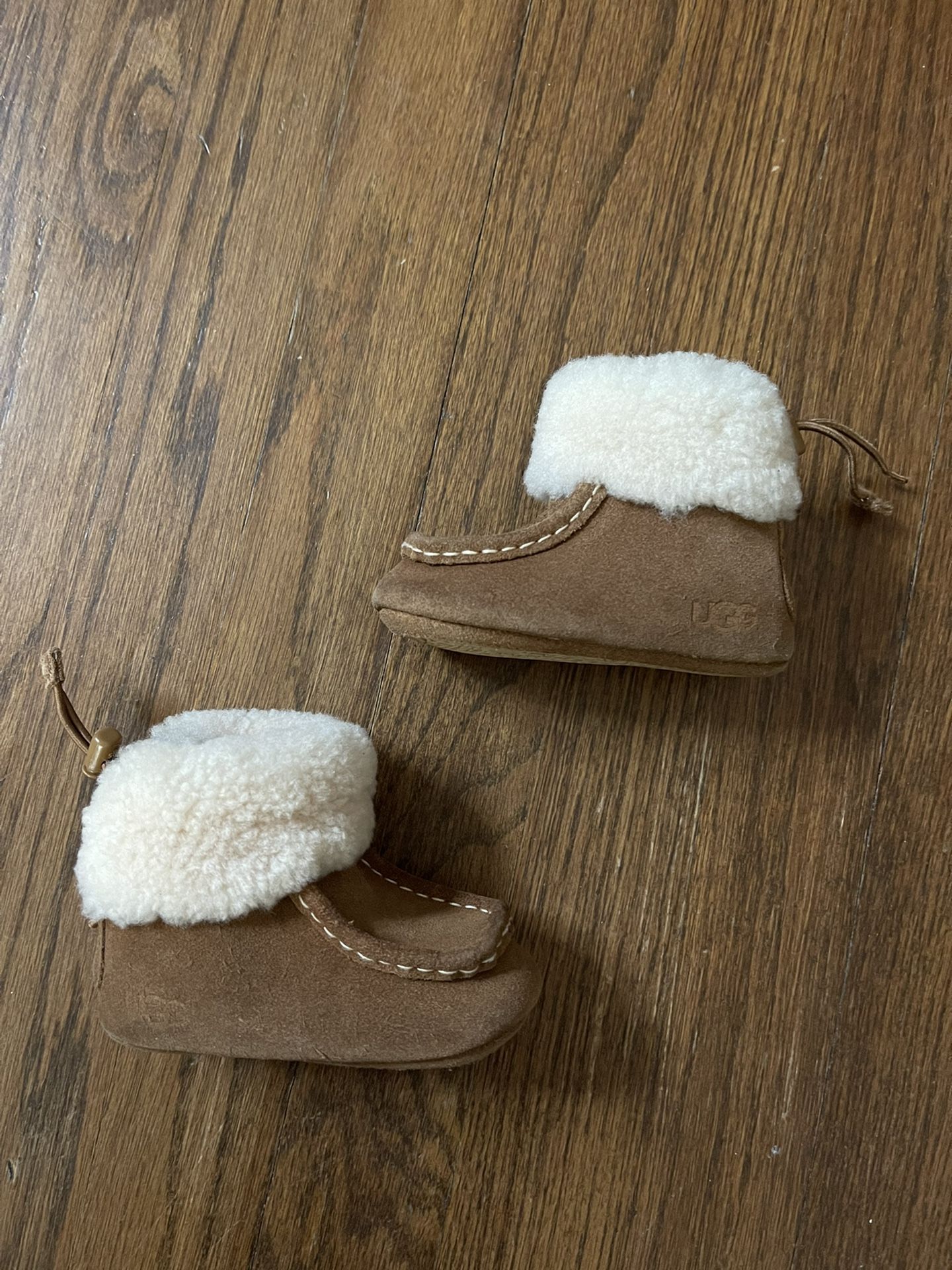 Baby Uggs Size 2/3