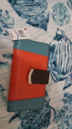 Brand New Mundi leather wallet with plenty of room to use