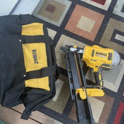 DeWalt 20V MAX Cordless 21 deg Framing Nailer  20 V (Tool Only)
