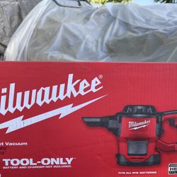 Milwaukee M18 18-Volt Lithium-Ion Cordless Compact Vacuum (Tool-Only