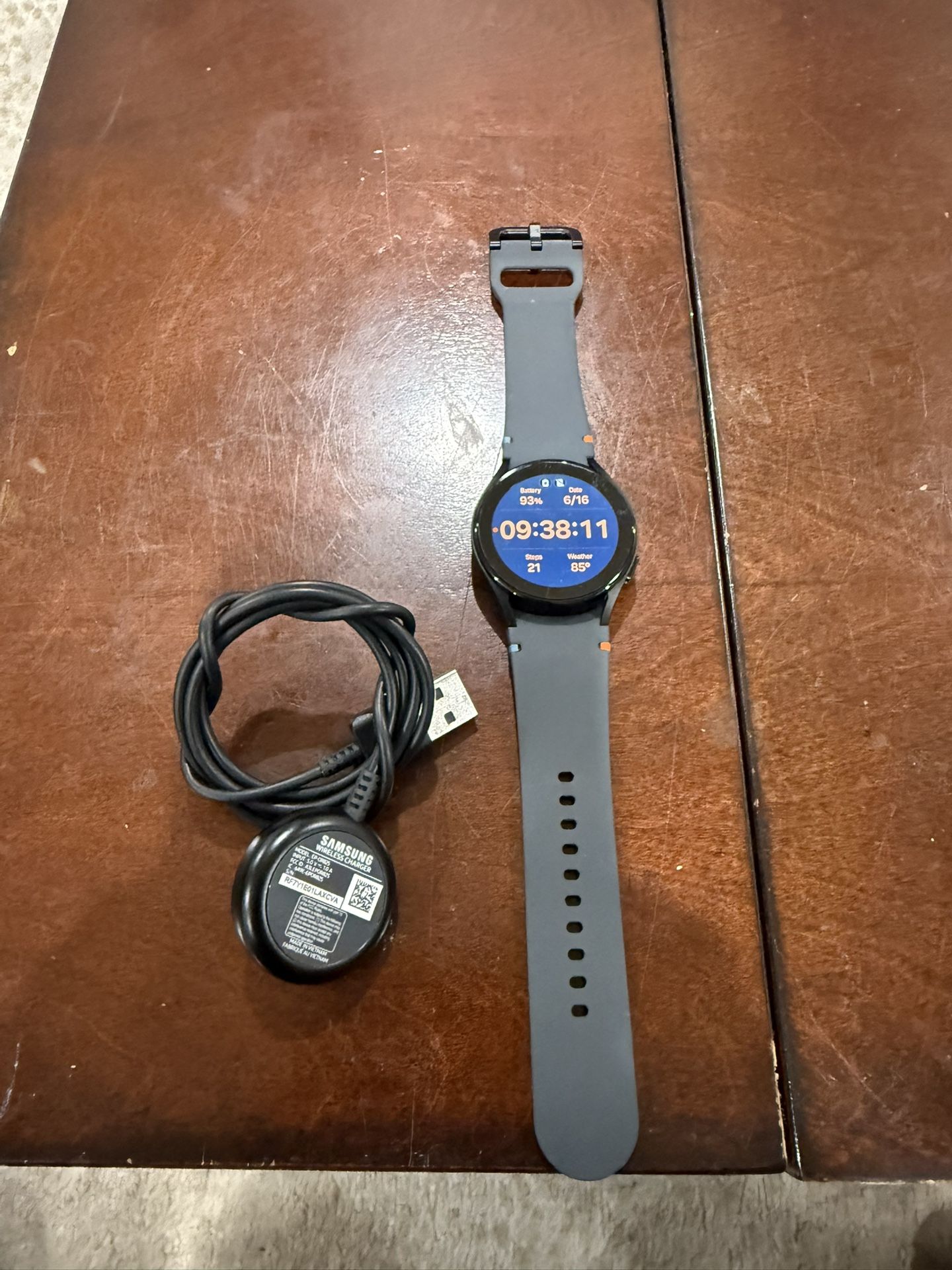 Samsung Galaxy FE GPS LTE 40mm In Like New Condition No Scratches