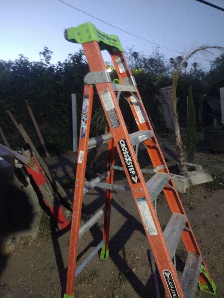 Cross Step Ladder