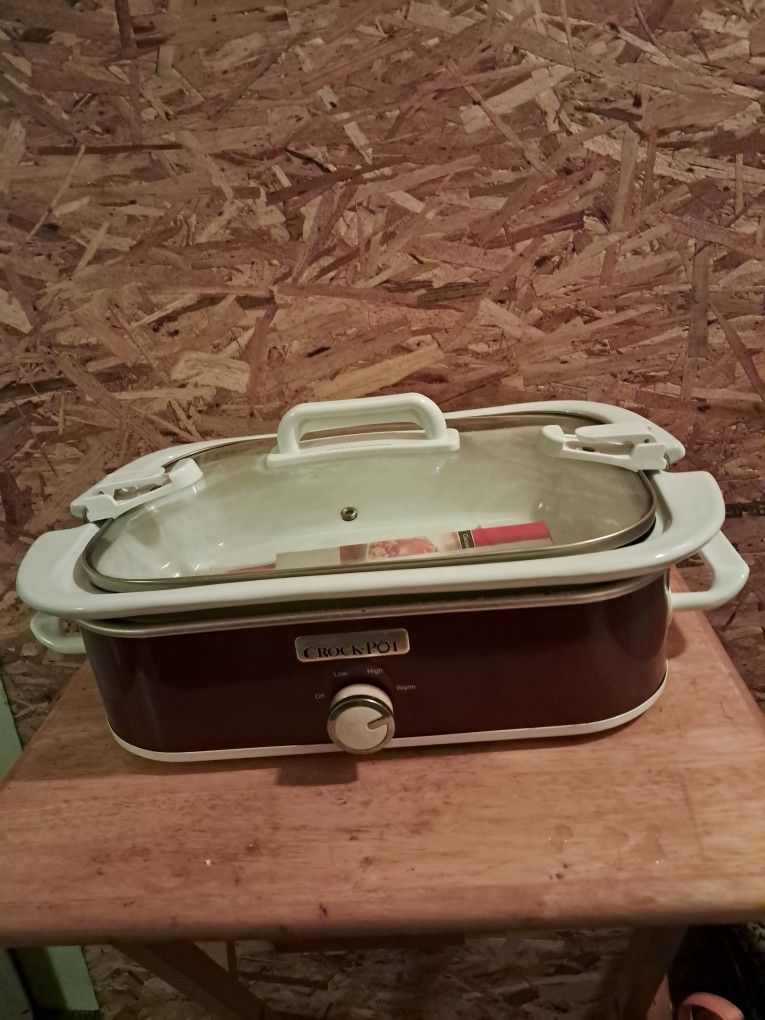 Like New Retired Crock Pot Three An Half Quart Casserole Slow Cooker Red Locks For Transport