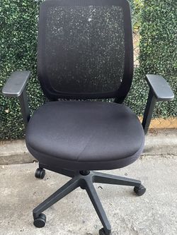 Black office chair silla negra