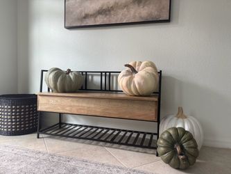 4 faux pumpkins perfect for fall and Thanksgiving