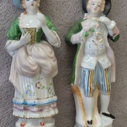 Vintage 8.5" Tall Ceramic L&M Inc. Colonial Couple Figurines/Lipper and Mann Figurines


