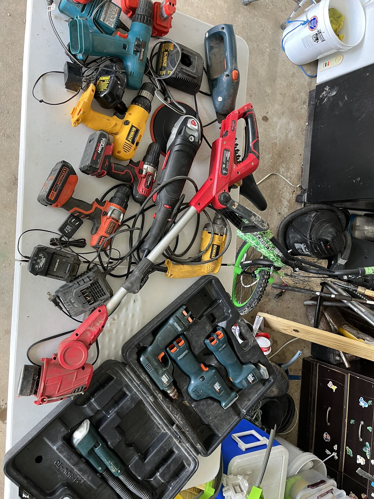 Drills With Batteries And More Most Are Tested And Work Great Makita Dewalt Hyper Tough