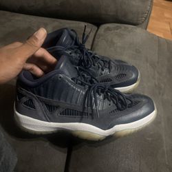 Jordan 11 IE Size 9 Men 