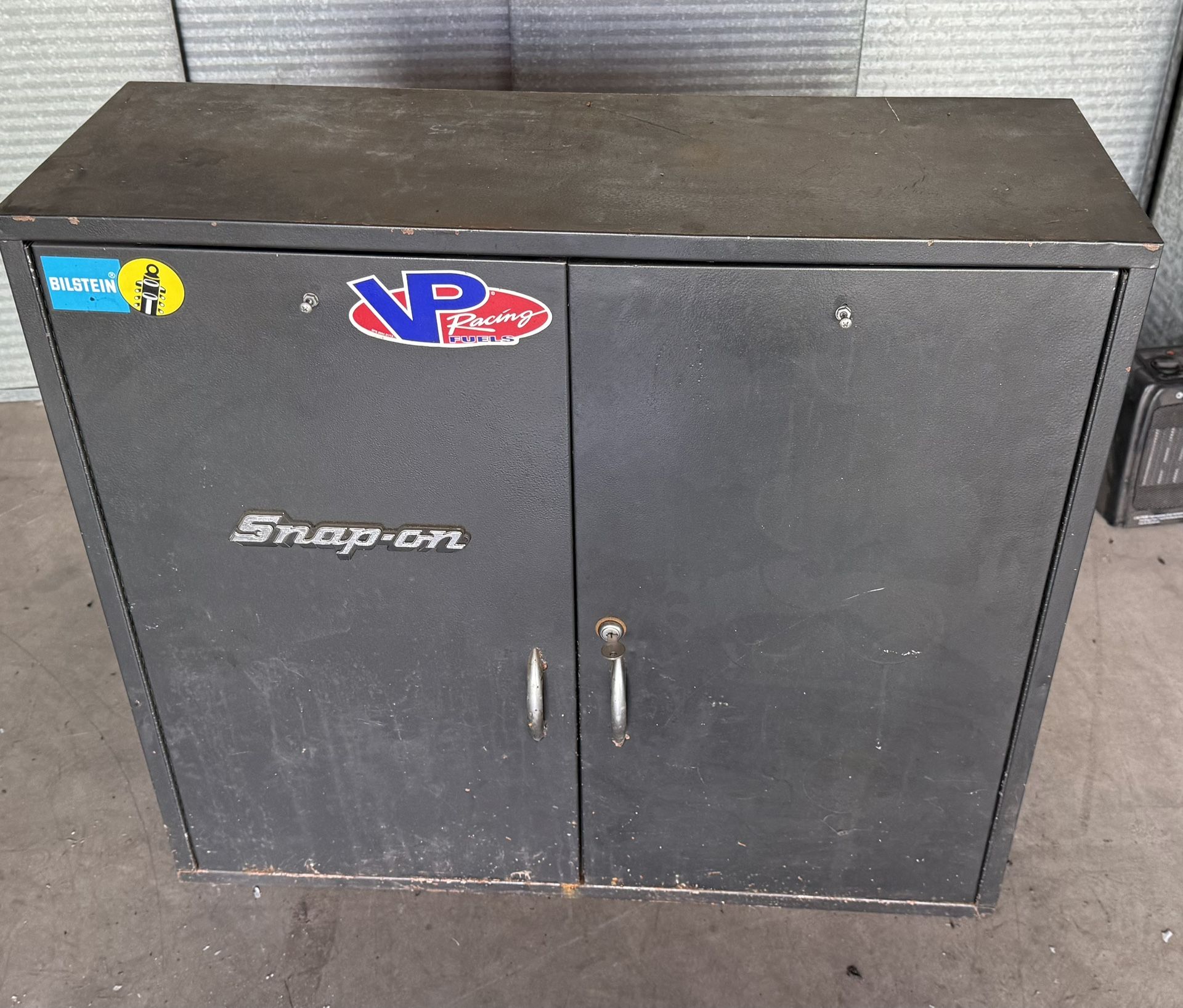 Snap-on Metal Tool Cabinet