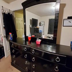 Black Marble Dresser With Mirror