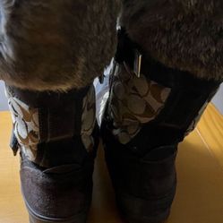 There Very Good Women’s Boots Made By Coach The Size Is 8.5 The Color Is Brown And Beige