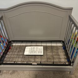 4 in 1 Crib With Changing Table
