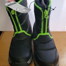 Unisex Children's Boots New With Tags Black Green Trim Youth 5