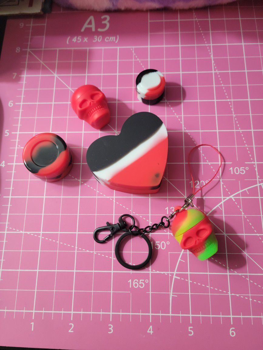 5pc Black/White/Red HEART LOT of Wax/Dab/Oil/RX Silicone Storage Containers 