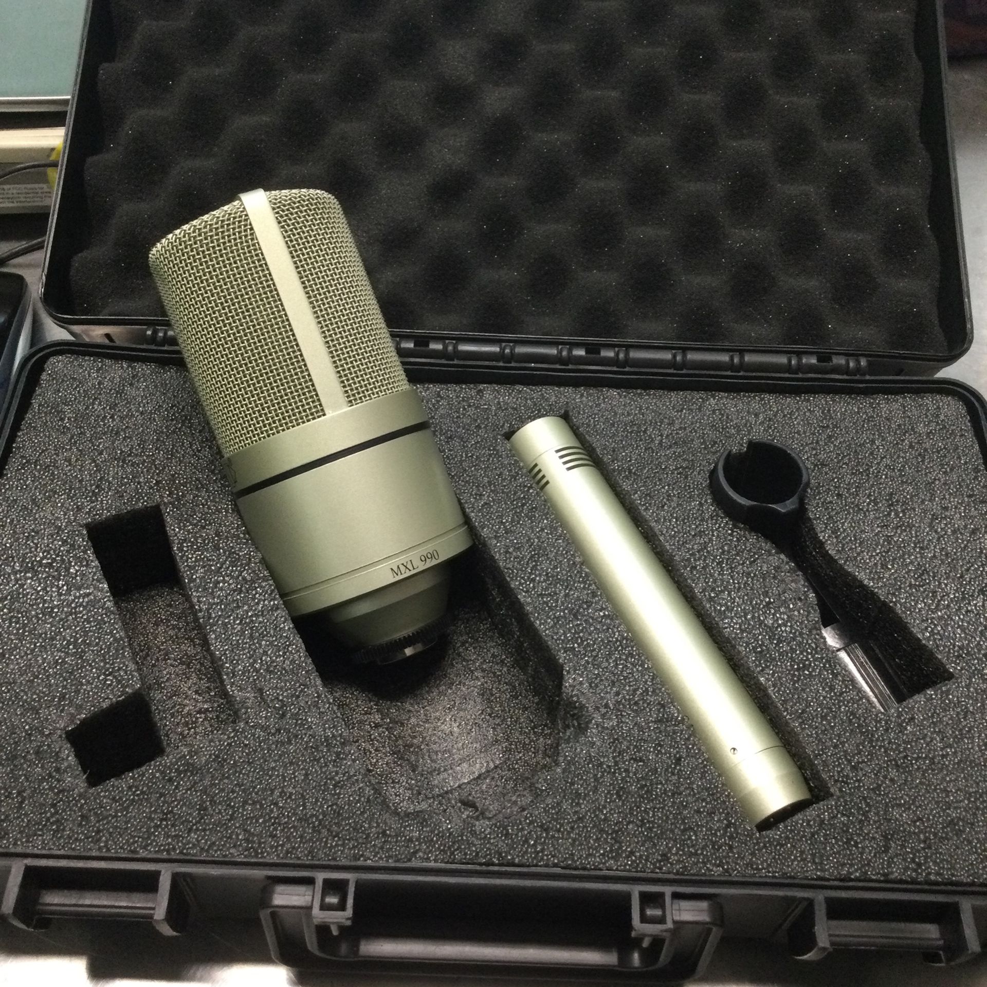 XML Microphone 990