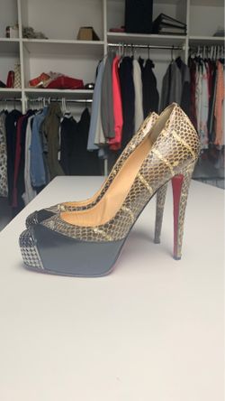 Louboutin red bottom stiletto heels size 40 EU