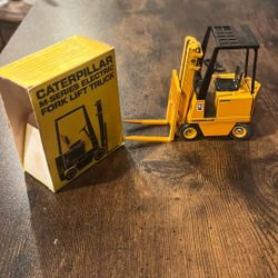 Model Caterpillar  M-Series Electric Fork lift 