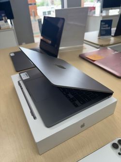MacBook Air M2 15 inch 2022 256Gb SSD 8GB RAM